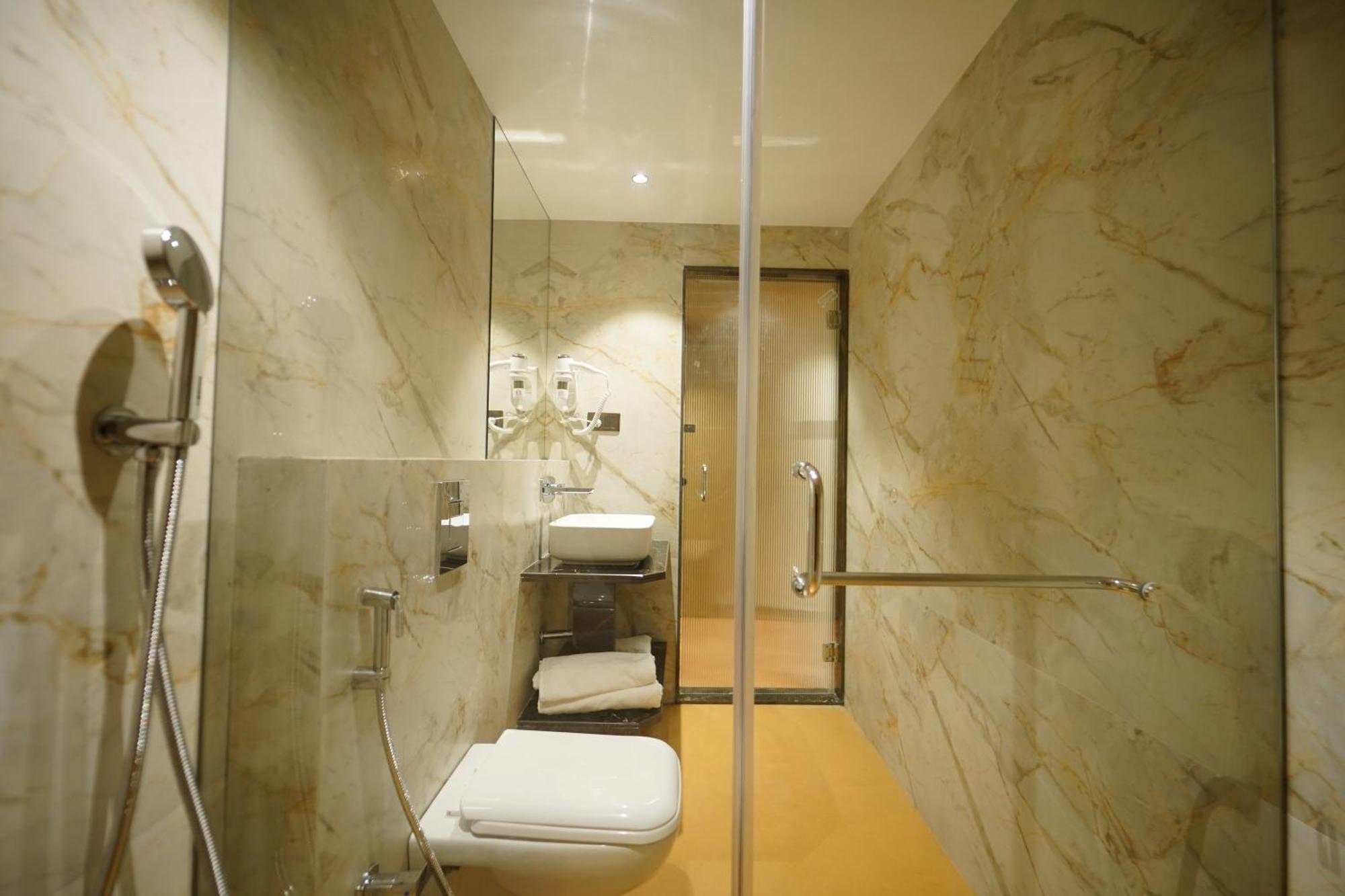 Hotel Park Inn Nellore - Near The Hospital & Highway Exteriör bild