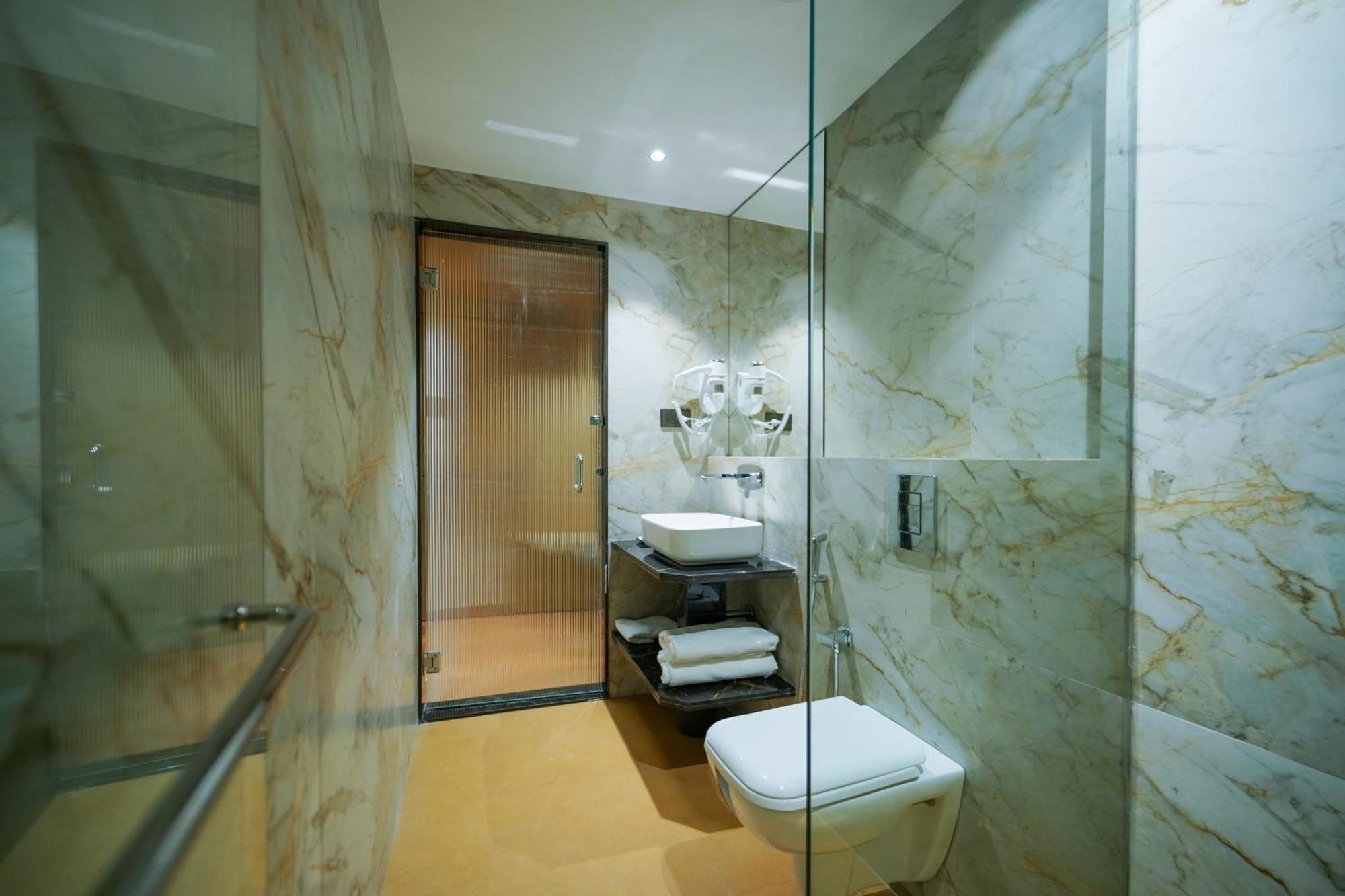 Hotel Park Inn Nellore - Near The Hospital & Highway Exteriör bild